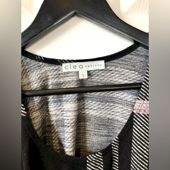 EUC Cleo Petites cap sleeve top - Picture 2 of 3